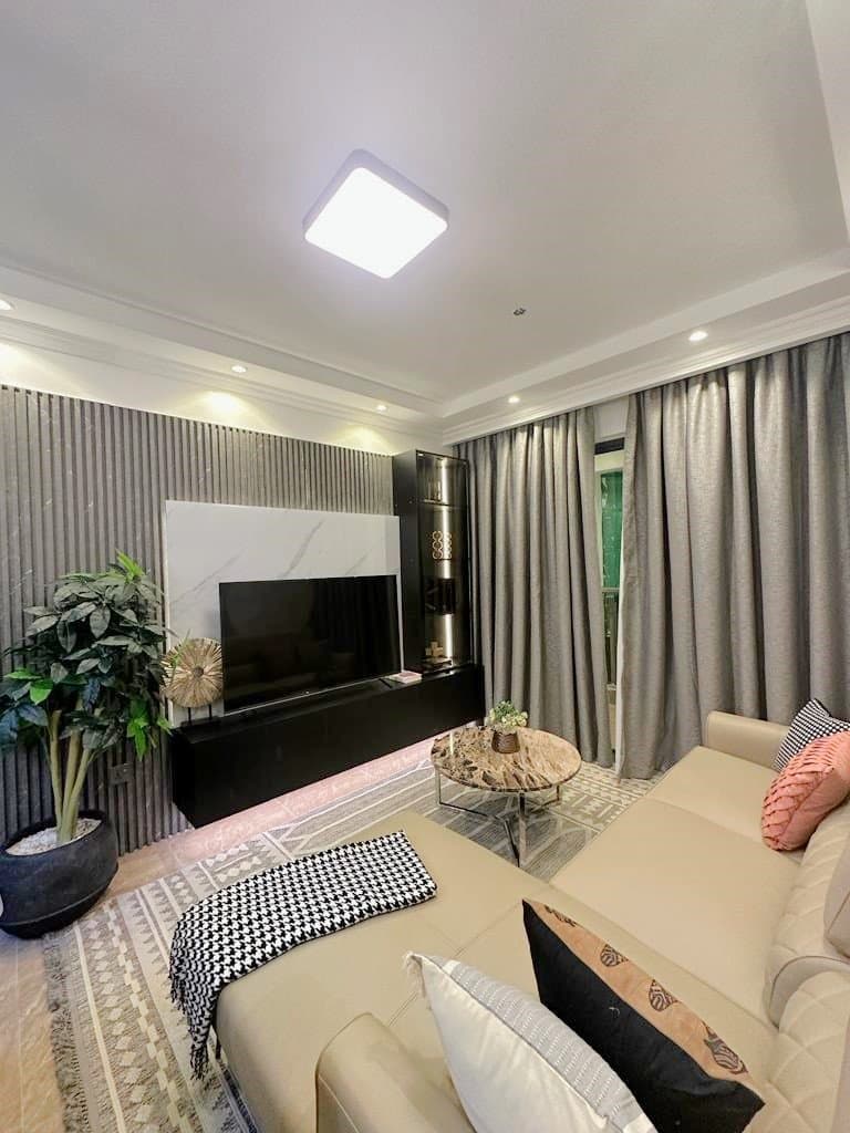 Studio Apartment with Swimming Pool at Wood Avenue